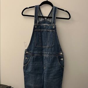 Old Navy Blue Denim Kids Jumpsuit.
In new condition.
